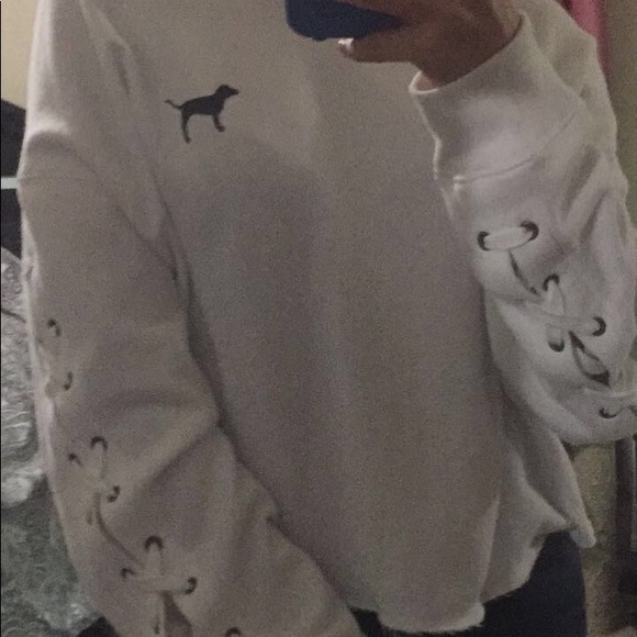 White Crop Top w/ long sleeves - Picture 2 of 5